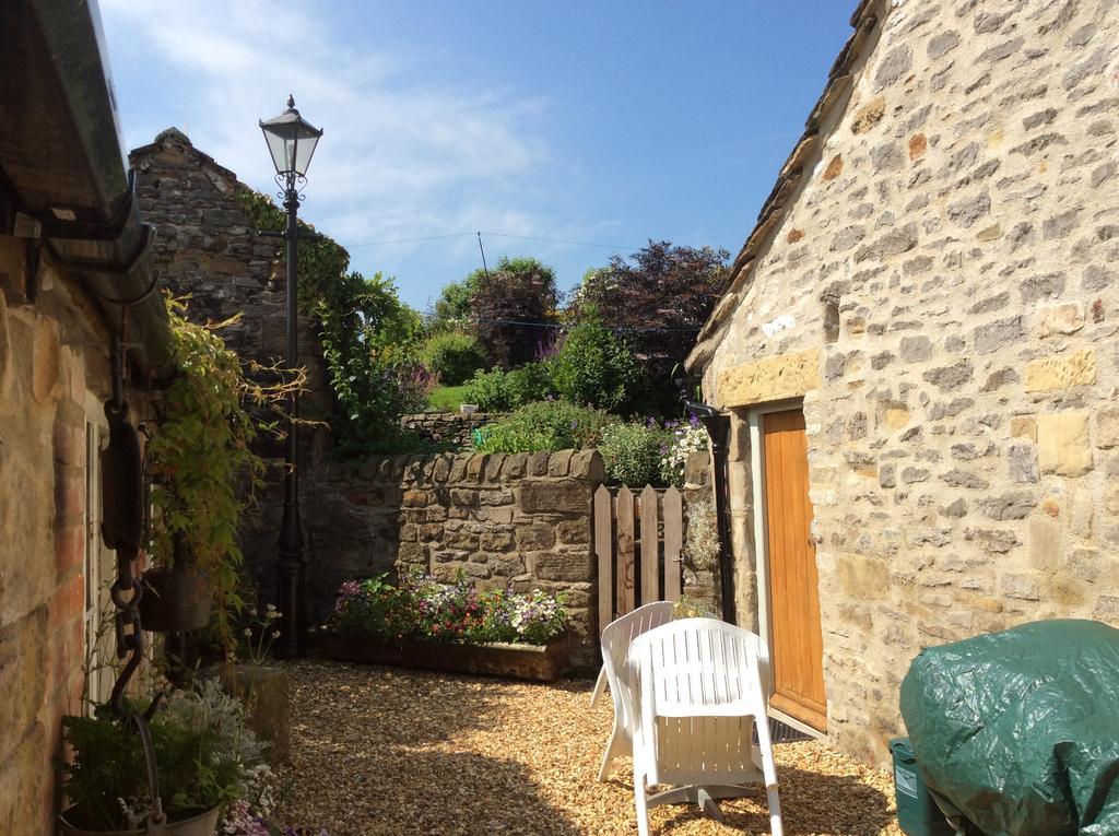West End Cottage And Shippon Eyam Ruang foto
