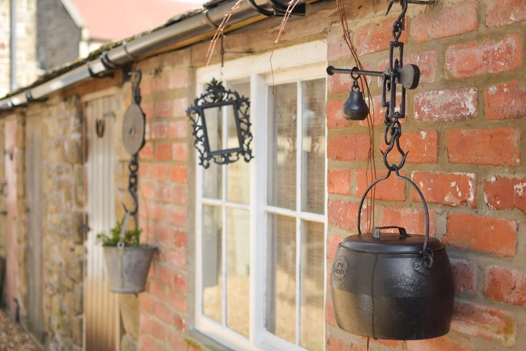 West End Cottage And Shippon Eyam Ruang foto