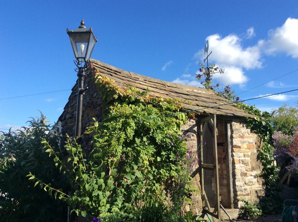 West End Cottage And Shippon Eyam Ruang foto