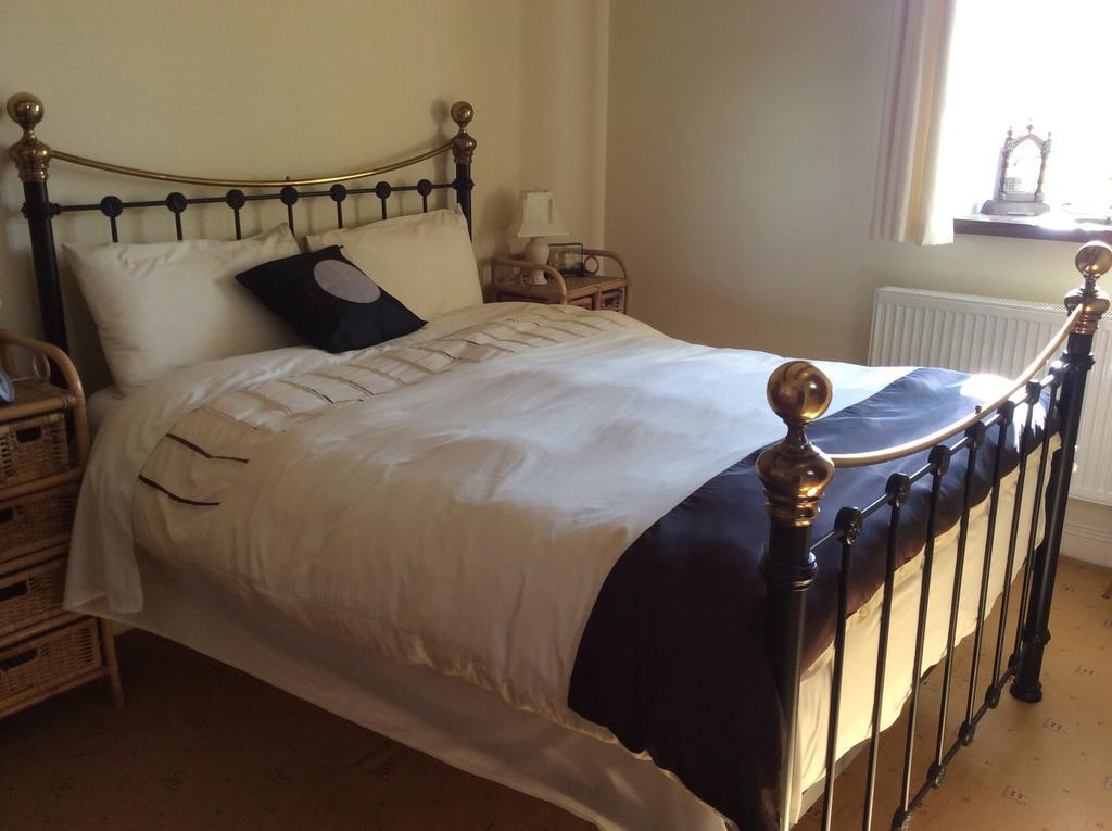 West End Cottage And Shippon Eyam Bagian luar foto