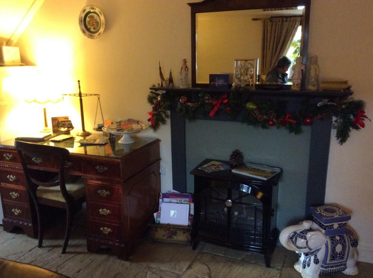 West End Cottage And Shippon Eyam Bagian luar foto